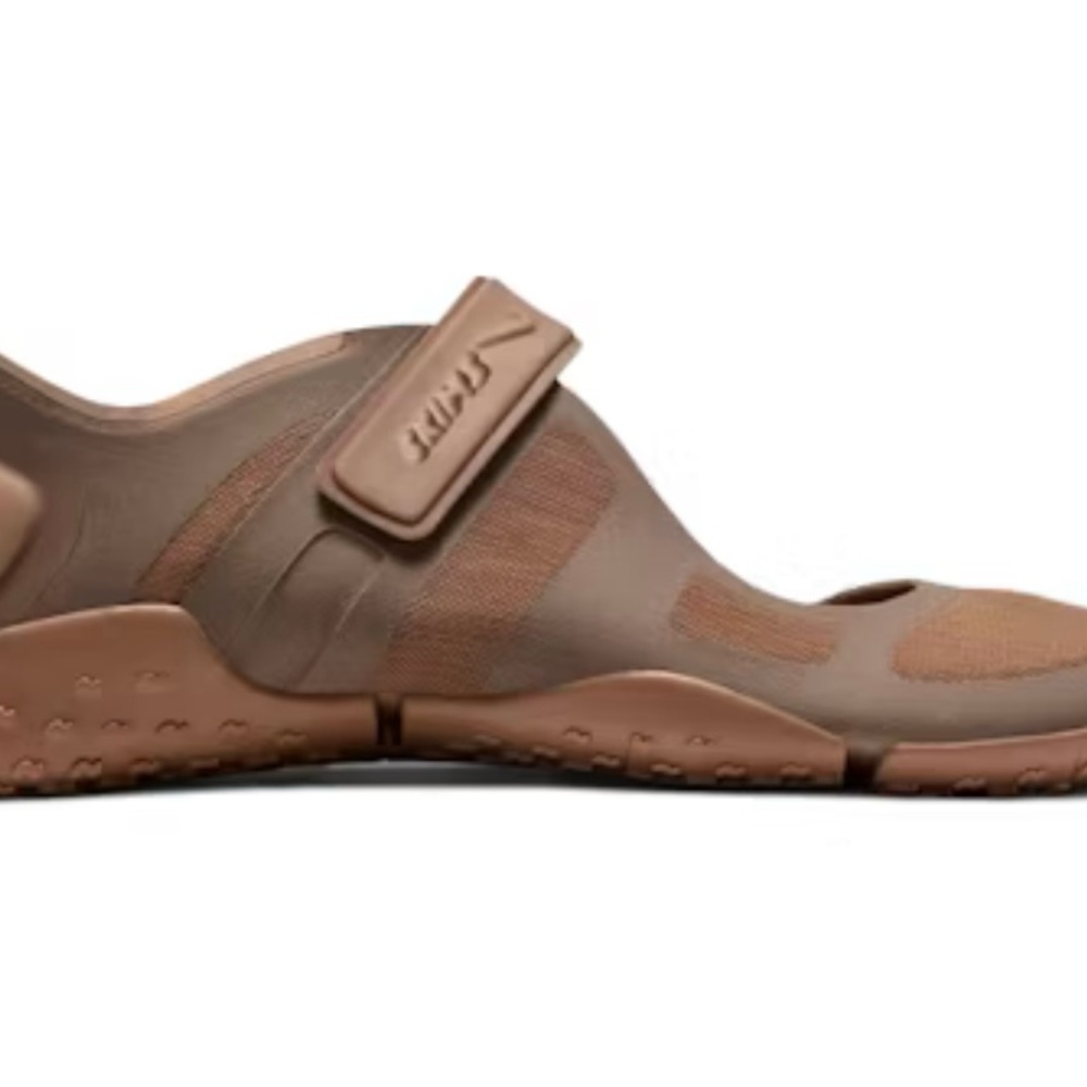 SKIMS Brown Split-Toe Mary Jane Athletic Flat 8.5 new - Picture 2 of 6